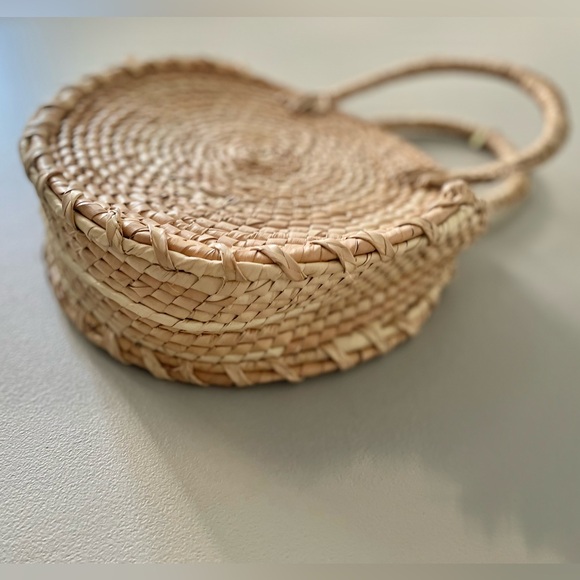 FREE with any Purchase
- Round Straw Weaved Double Handle Purse - Picture 4 of 10